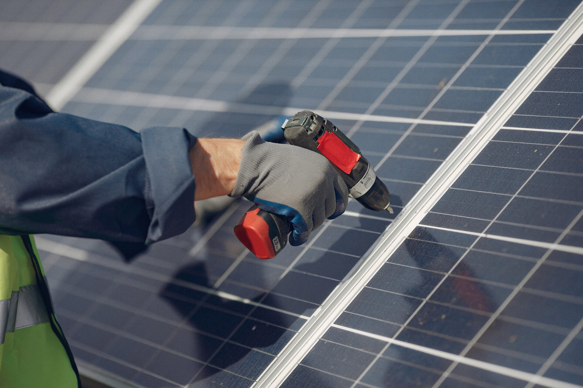 UK Solar Panel Battery